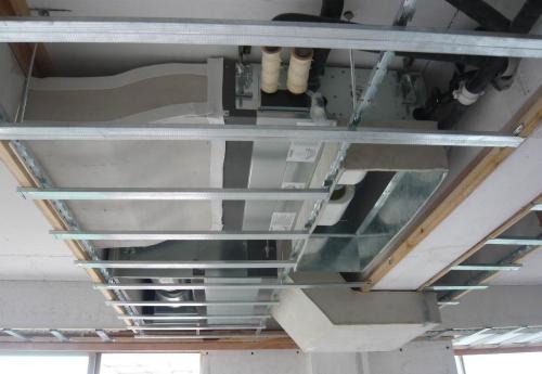 中央空調(diào)不清洗帶來大麻煩頭暈，胸悶，來到家門口